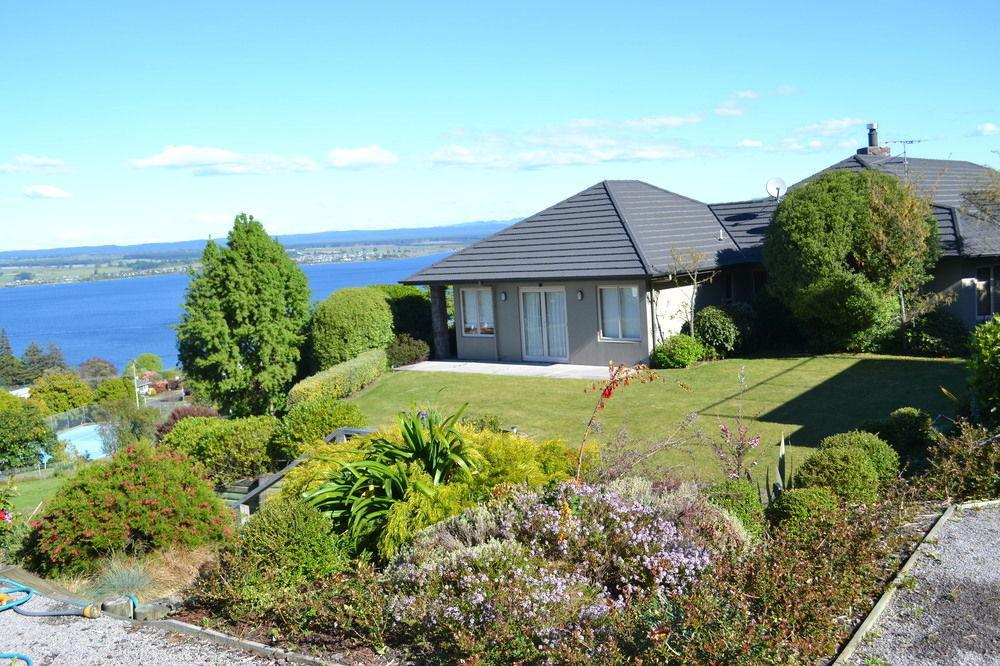 Tauhara Sunrise Lodge Таупо Экстерьер фото