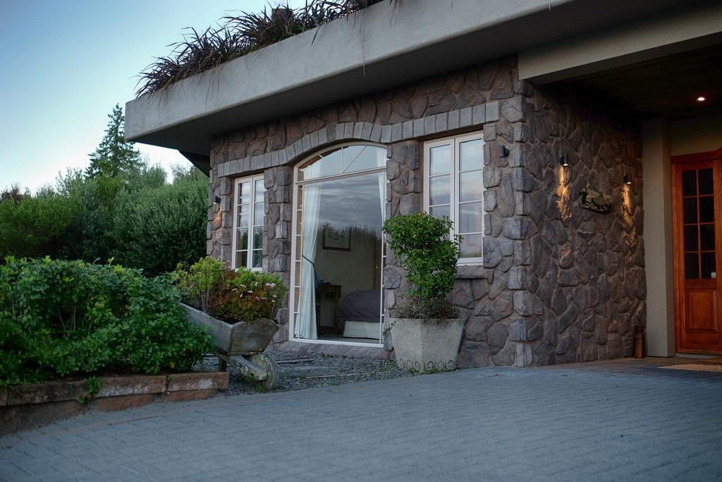Tauhara Sunrise Lodge Таупо Экстерьер фото