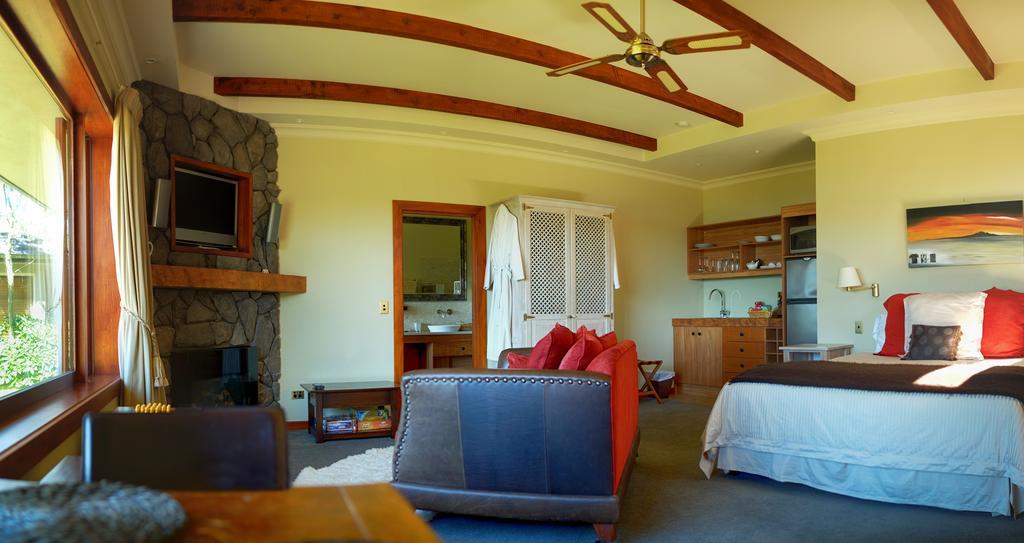 Tauhara Sunrise Lodge Таупо Экстерьер фото