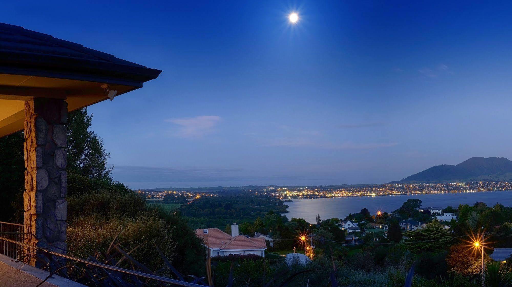 Tauhara Sunrise Lodge Таупо Экстерьер фото