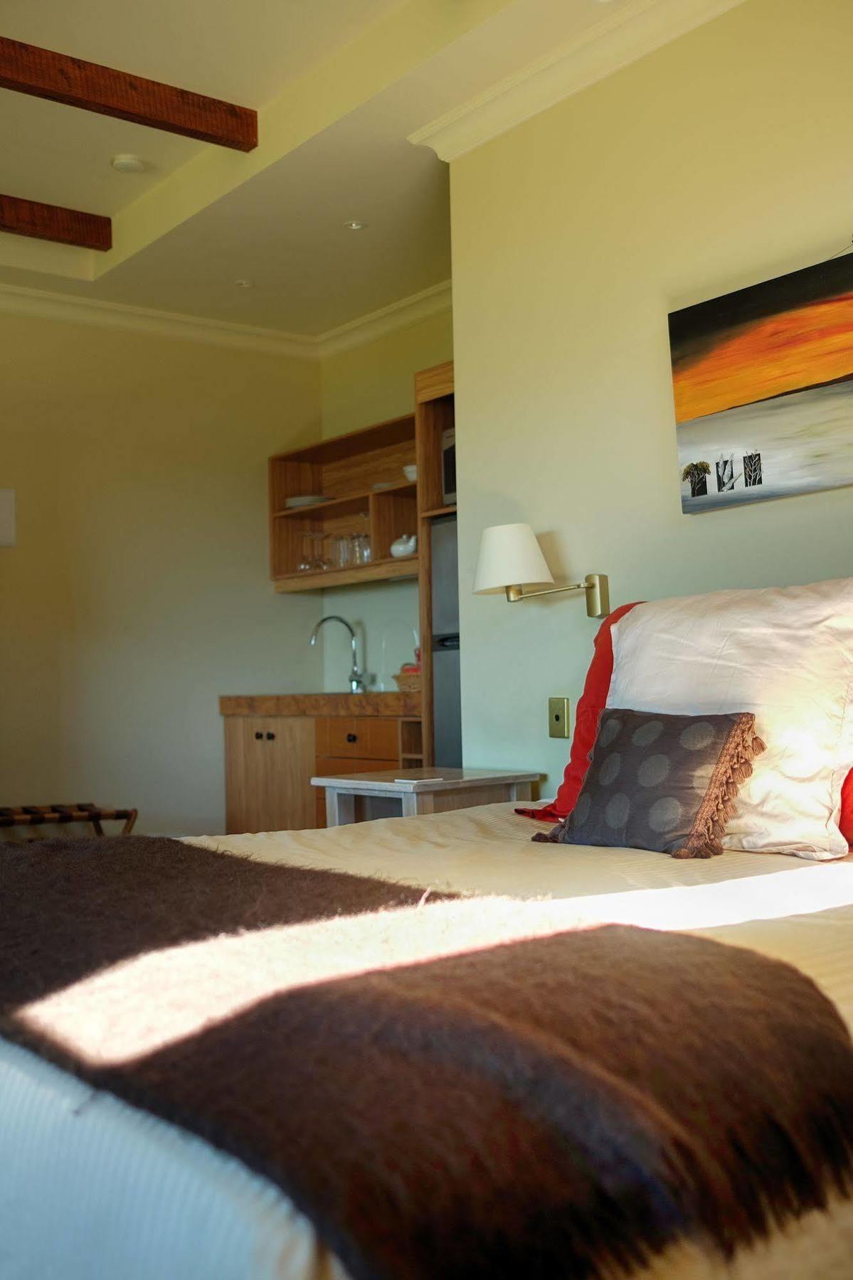Tauhara Sunrise Lodge Таупо Экстерьер фото