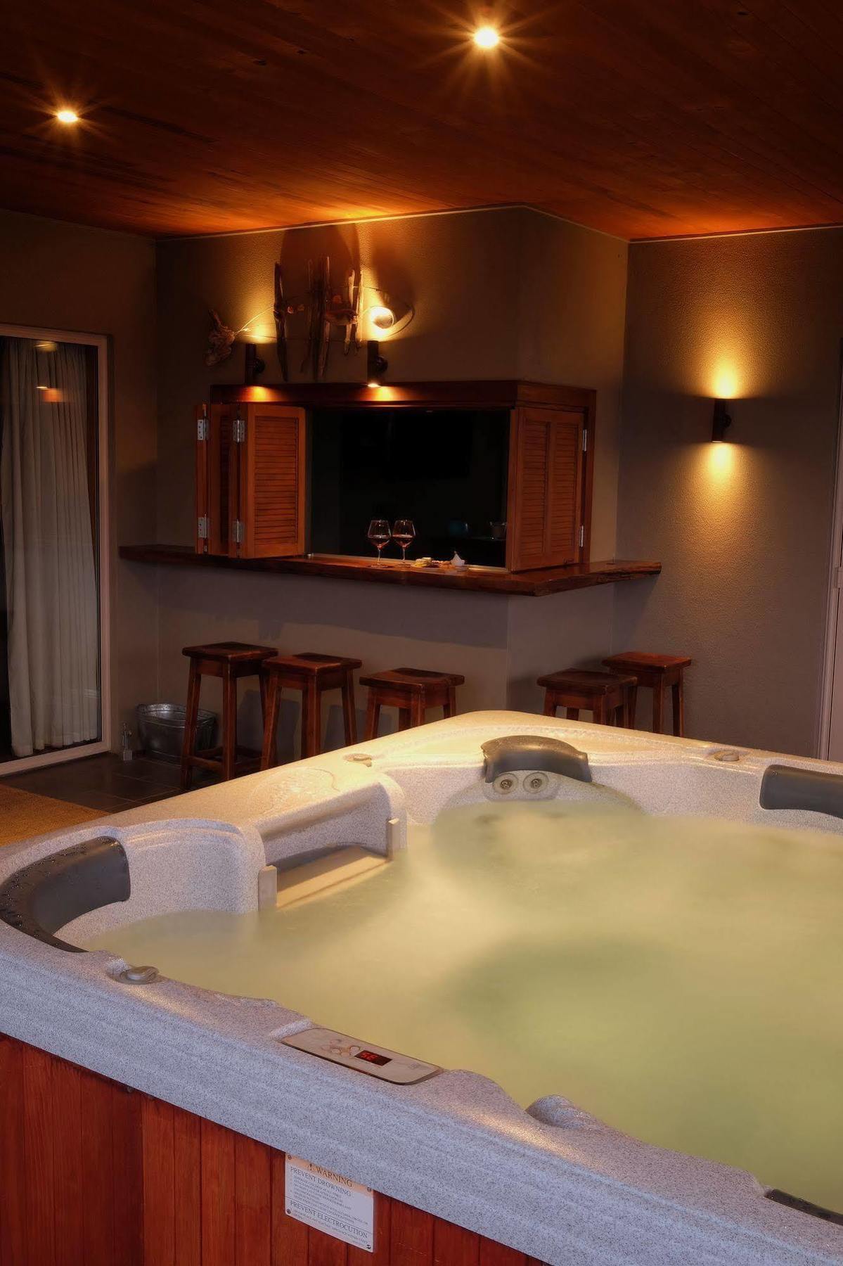 Tauhara Sunrise Lodge Таупо Экстерьер фото