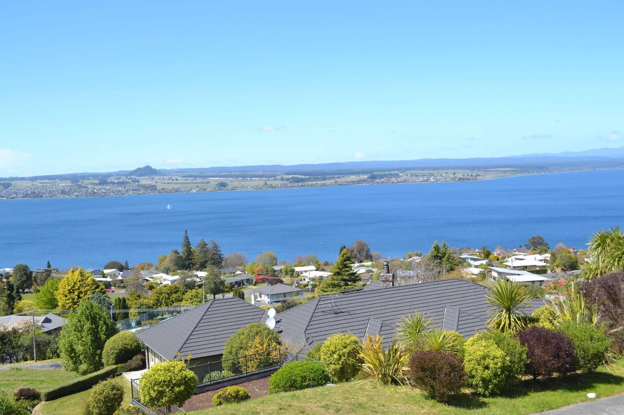 Tauhara Sunrise Lodge Таупо Экстерьер фото
