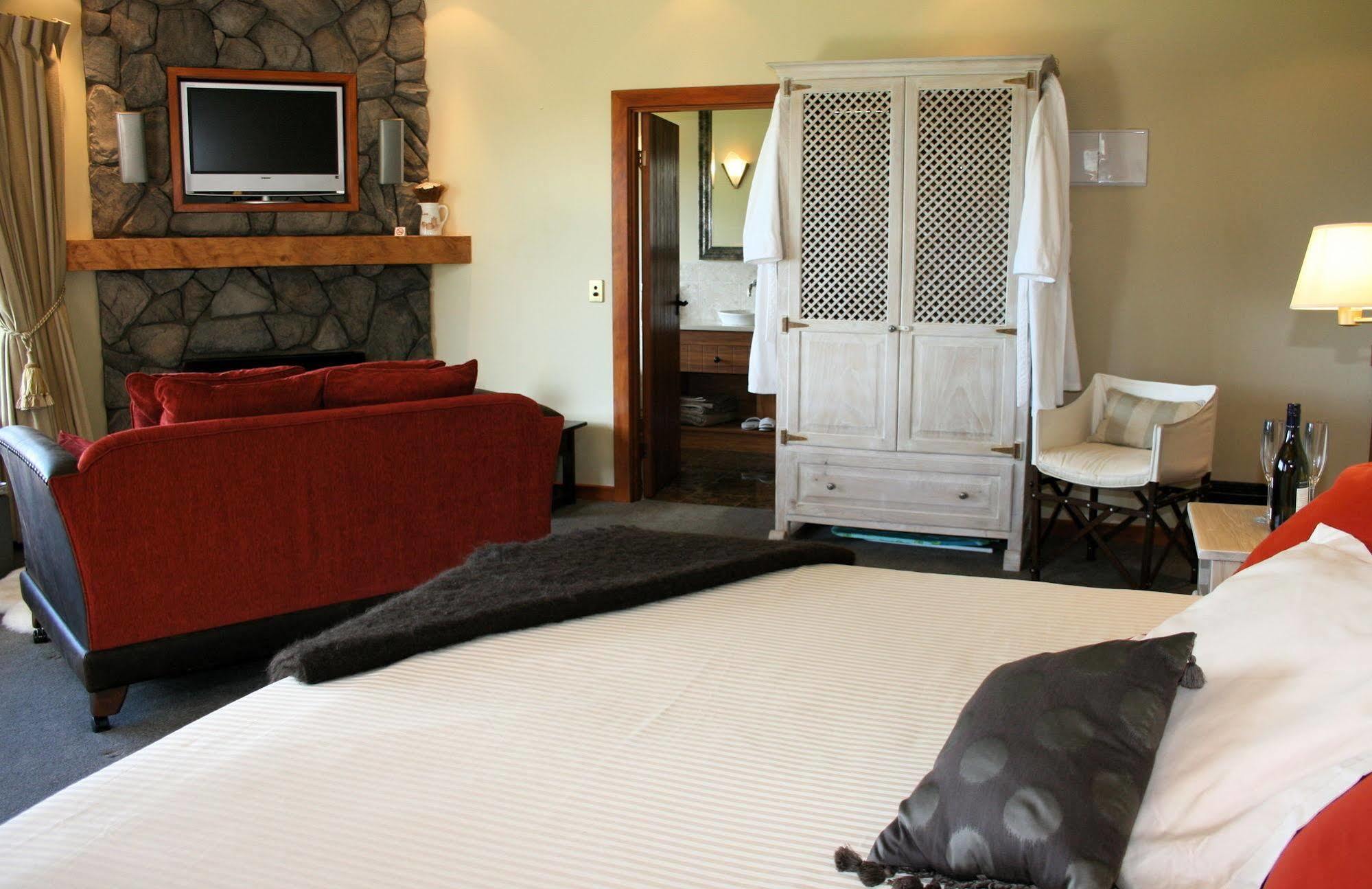 Tauhara Sunrise Lodge Таупо Экстерьер фото